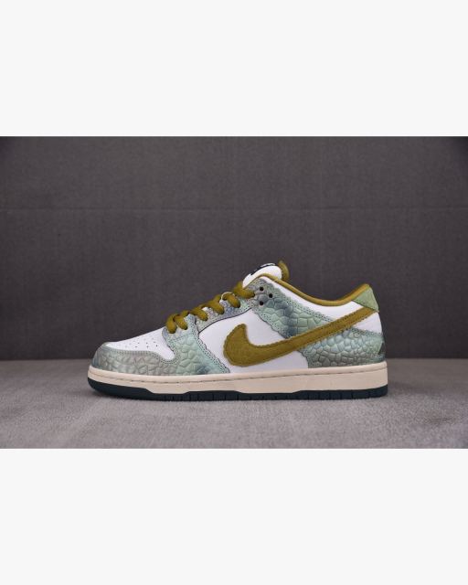 NIKE SB NK Dunk Low Alexis Sablone Chameleon 카멜레온화이트 HJ3386-300 대표 미리보기