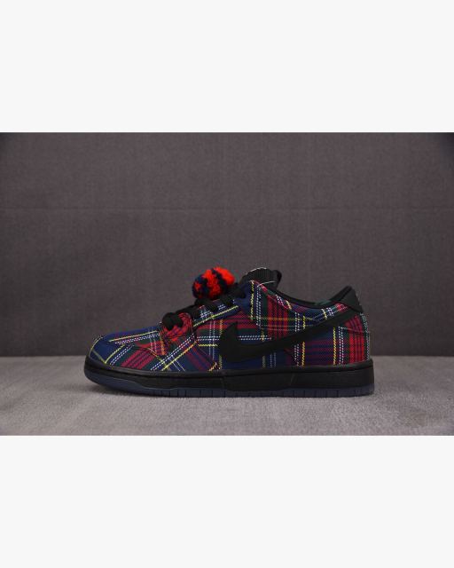 NIKE SB NK Dunk Low Nardwuar 체크 II1493-600 대표 미리보기