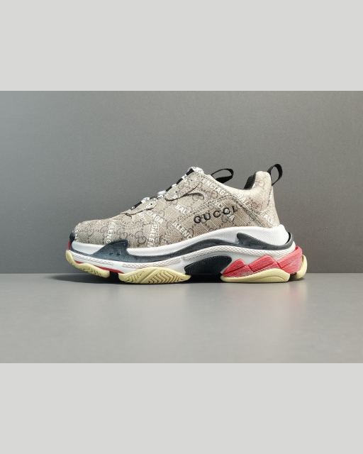 GUCCI Balenciaga Triple-S 베이지 대표 미리보기