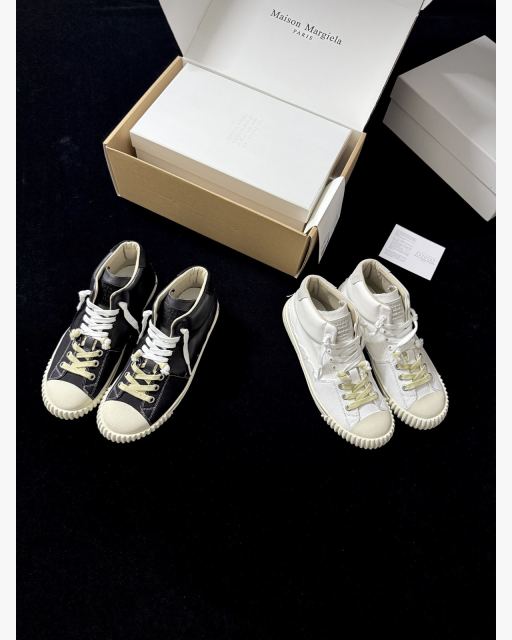 Maison Margiela 블랙 화이트 대표 미리보기
